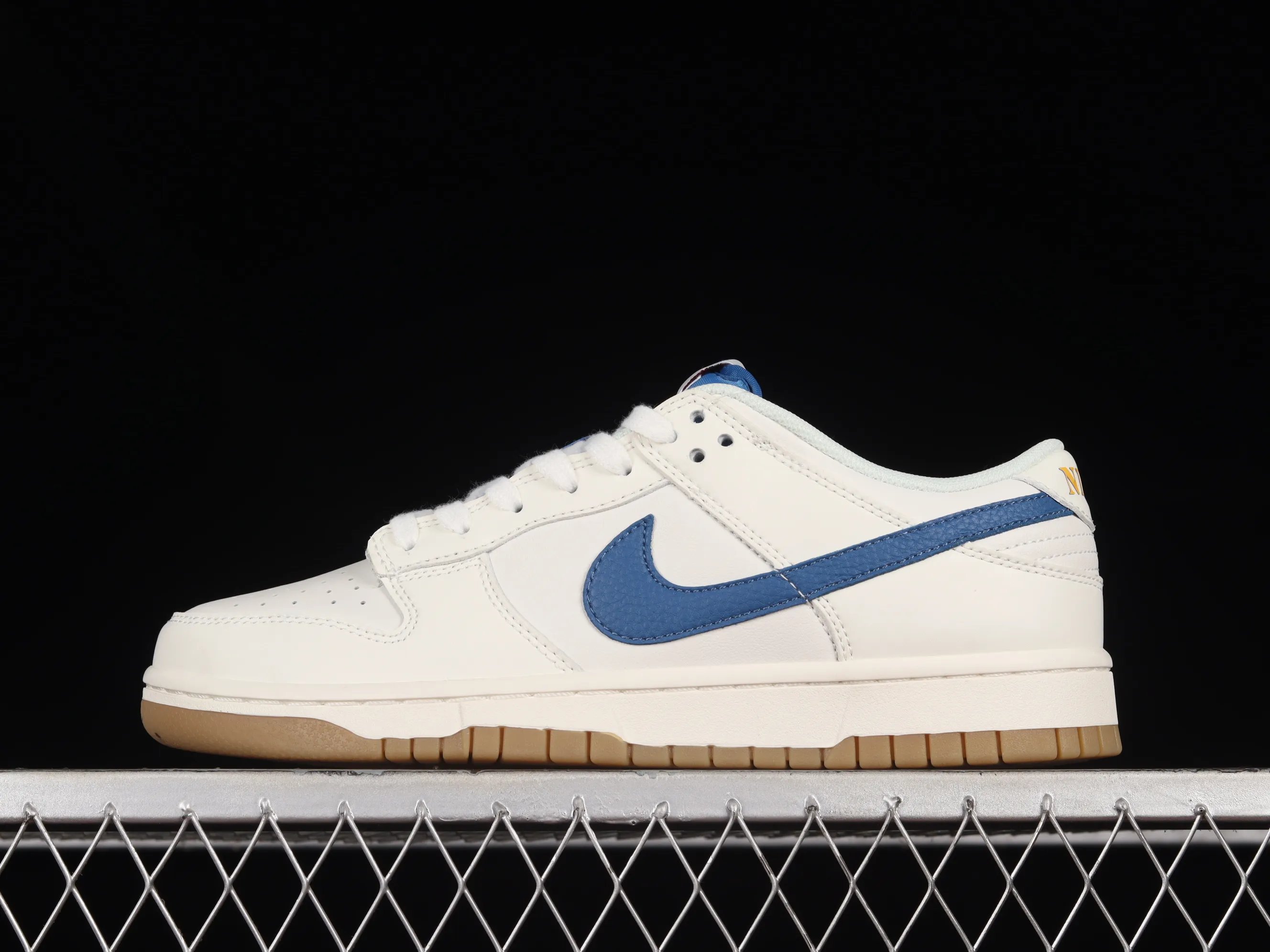 All categories Nk SB Dunk series Nk SB Dunk Low low-top sneakers F version Nk SB Dunk Low milk blue SB low-top sports and leisure sneakers DX3198-133